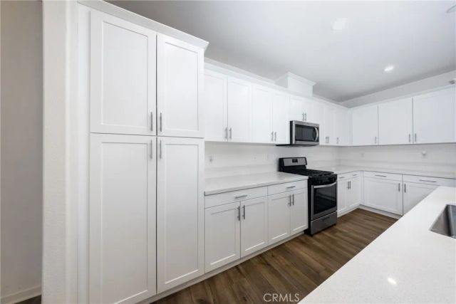 493 N Pinewood Avenue, Rialto, CA 92376