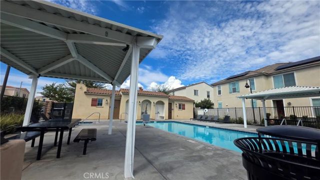 493 N Pinewood Avenue, Rialto, CA 92376