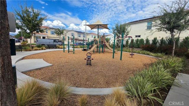 493 N Pinewood Avenue, Rialto, CA 92376