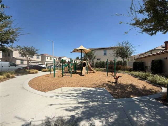 493 N Pinewood Avenue, Rialto, CA 92376