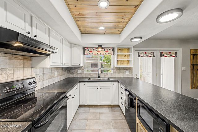 2109 E DUNBAR Drive, Tempe, AZ 85282