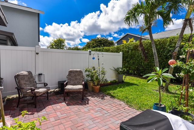 2641 Gately Drive W 1104, West Palm Beach, FL 33415