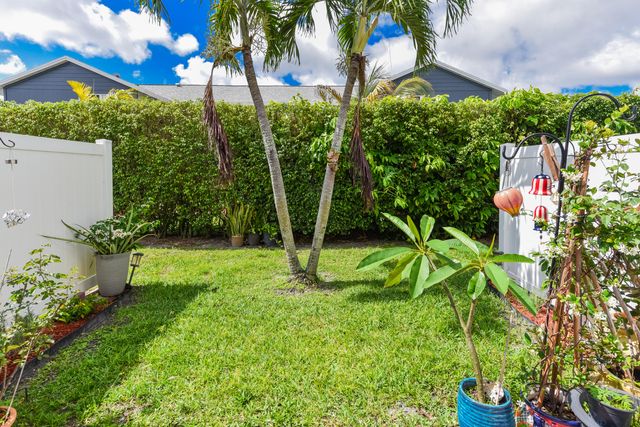 2641 Gately Drive W 1104, West Palm Beach, FL 33415