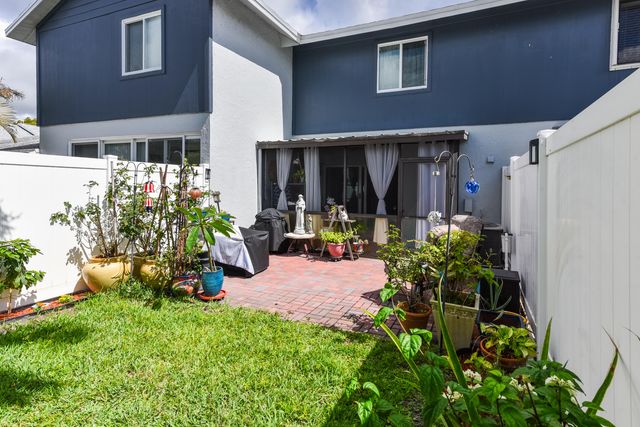 2641 Gately Drive W 1104, West Palm Beach, FL 33415