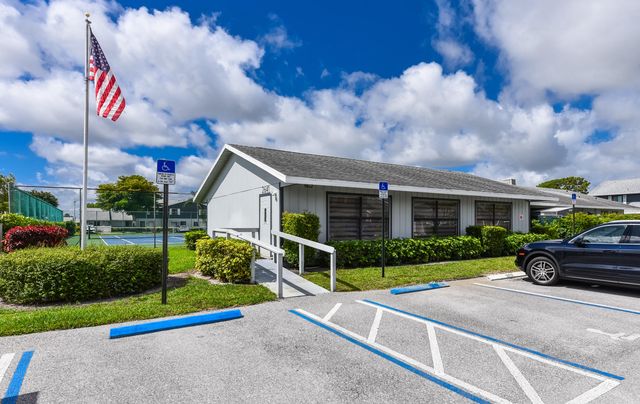 2641 Gately Drive W 1104, West Palm Beach, FL 33415