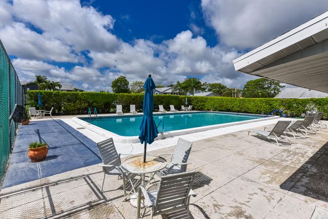 2641 Gately Drive W 1104, West Palm Beach, FL 33415