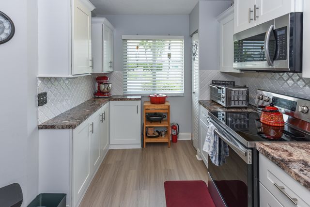 2641 Gately Drive W 1104, West Palm Beach, FL 33415