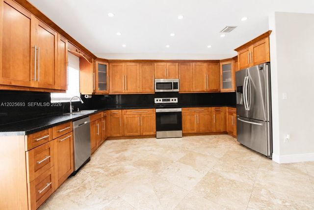 13282 SW 200th Ter, Miami, FL 33177