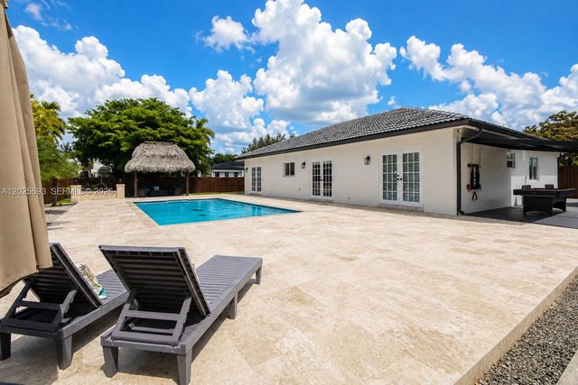 13282 SW 200th Ter, Miami, FL 33177