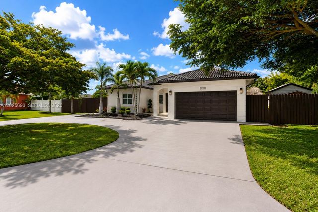 13282 SW 200th Ter, Miami, FL 33177