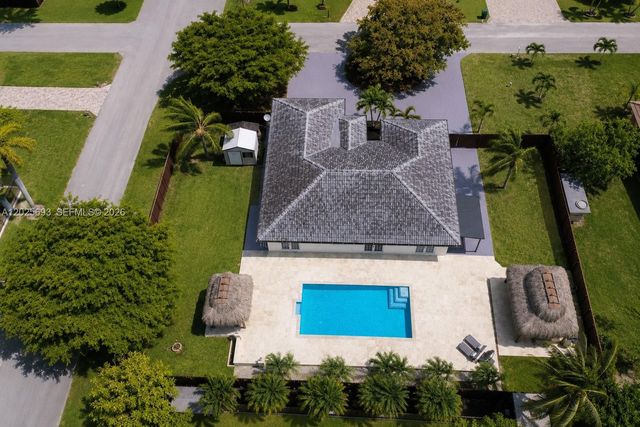 13282 SW 200th Ter, Miami, FL 33177