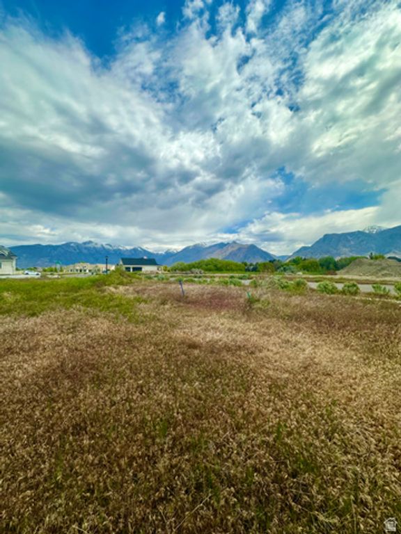 Image 3 of property listing at 9947 N 6450 W, Highland, UT 84003