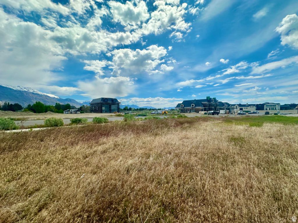 Image 6 of property listing at 9947 N 6450 W, Highland, UT 84003