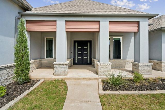 5700 Copper Stone Court, Mustang, OK 73064