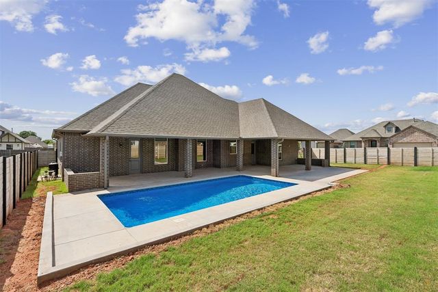5700 Copper Stone Court, Mustang, OK 73064