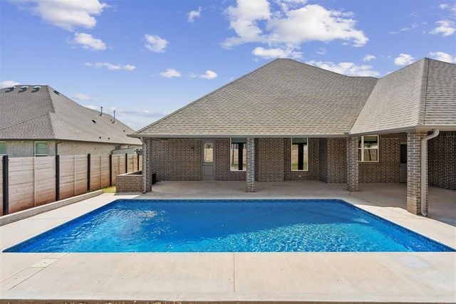 5700 Copper Stone Court, Mustang, OK 73064