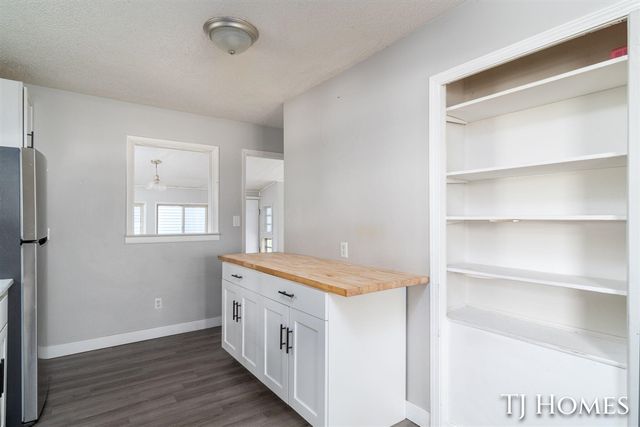 1030 Calvin Avenue, Muskegon, MI 49442