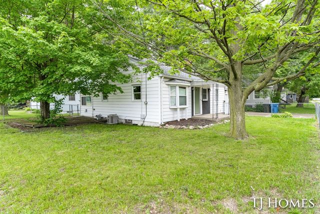 1030 Calvin Avenue, Muskegon, MI 49442