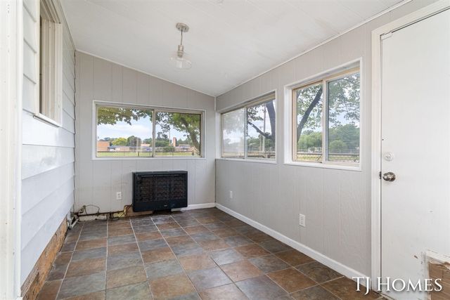1030 Calvin Avenue, Muskegon, MI 49442