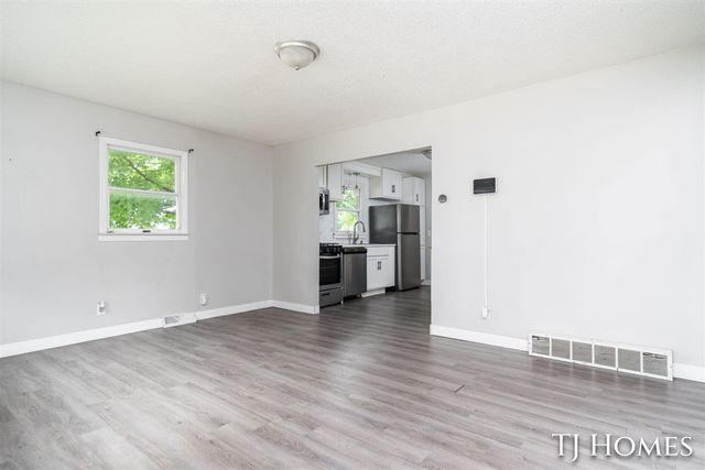 1030 Calvin Avenue, Muskegon, MI 49442