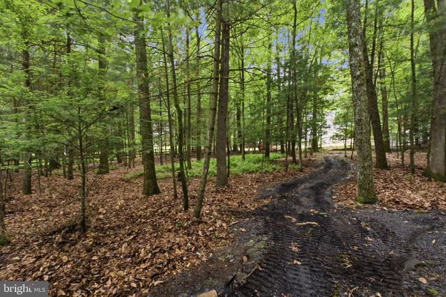 3 THERESA LN, Saylorsburg, PA 18353