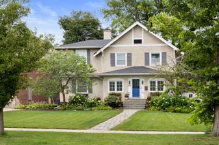 438 S Hill Avenue, Elmhurst, IL 60126