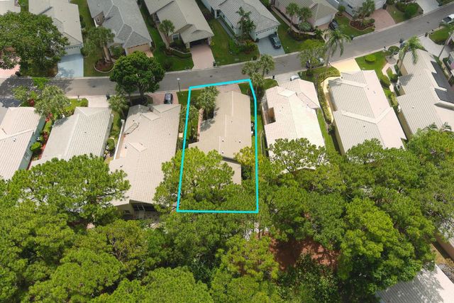 175 Harbor Lake Circle, Greenacres, FL 33413