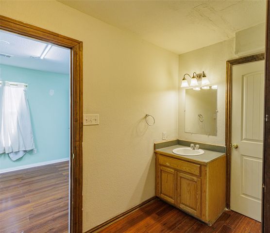 10906 Shady Oaks Drive, Runaway Bay, TX 76426