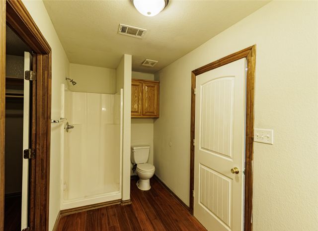 10906 Shady Oaks Drive, Runaway Bay, TX 76426