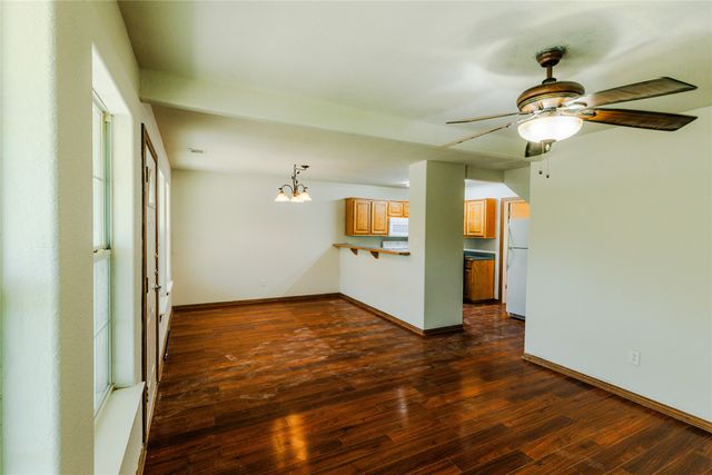 10906 Shady Oaks Drive, Runaway Bay, TX 76426