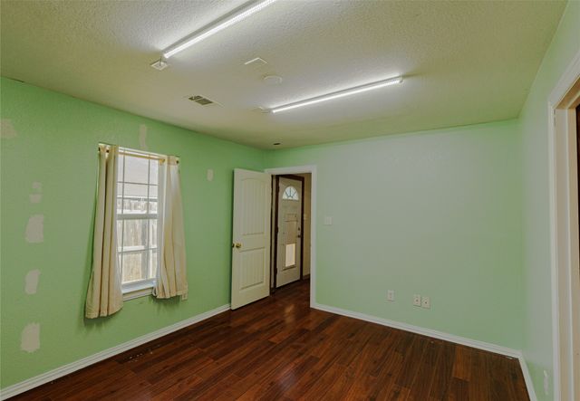 10906 Shady Oaks Drive, Runaway Bay, TX 76426
