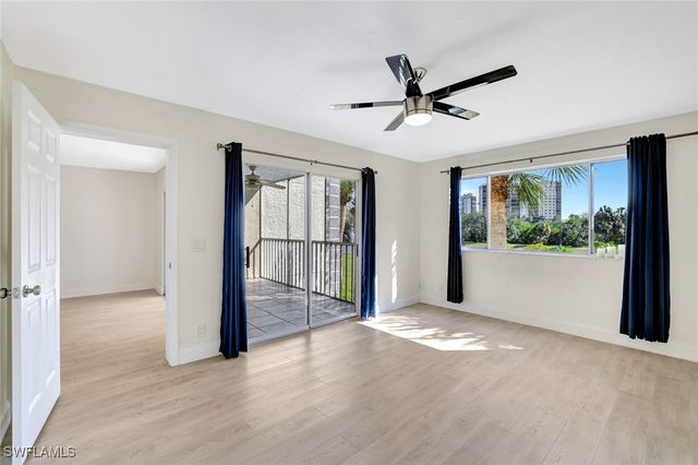 340 Horse Creek DR 207, Naples, FL 34110