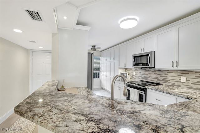 340 Horse Creek DR 207, Naples, FL 34110