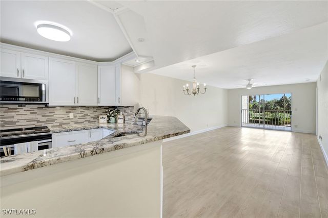 340 Horse Creek DR 207, Naples, FL 34110