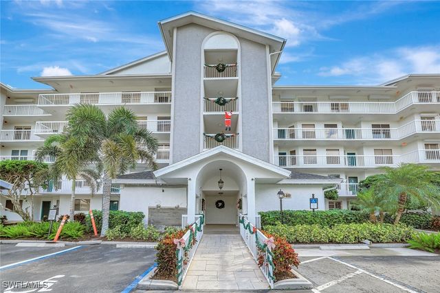 340 Horse Creek DR 207, Naples, FL 34110