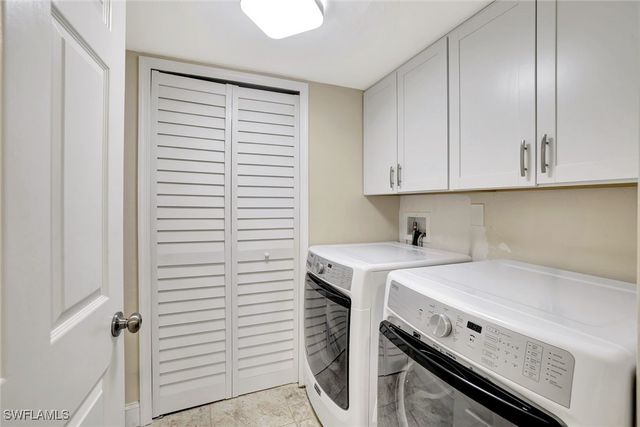 340 Horse Creek DR 207, Naples, FL 34110