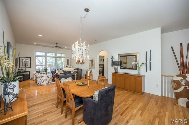 904 Chesterfield Villas Cir Circle, Chesterfield, MO 63017