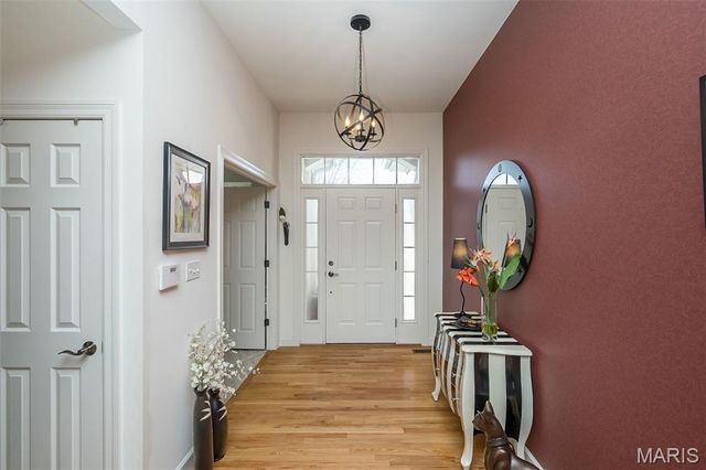 904 Chesterfield Villas Cir Circle, Chesterfield, MO 63017