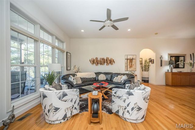 904 Chesterfield Villas Cir Circle, Chesterfield, MO 63017