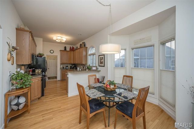 904 Chesterfield Villas Cir Circle, Chesterfield, MO 63017