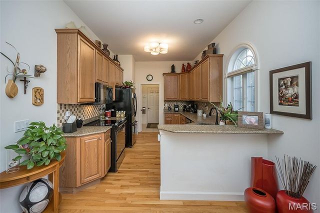 904 Chesterfield Villas Cir Circle, Chesterfield, MO 63017