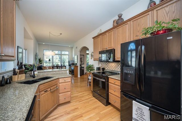 904 Chesterfield Villas Cir Circle, Chesterfield, MO 63017