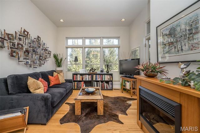 904 Chesterfield Villas Cir Circle, Chesterfield, MO 63017