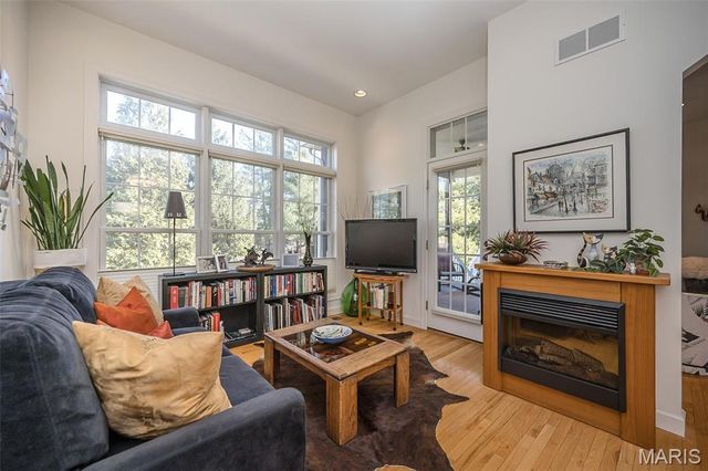 904 Chesterfield Villas Cir Circle, Chesterfield, MO 63017