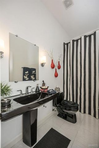 904 Chesterfield Villas Cir Circle, Chesterfield, MO 63017