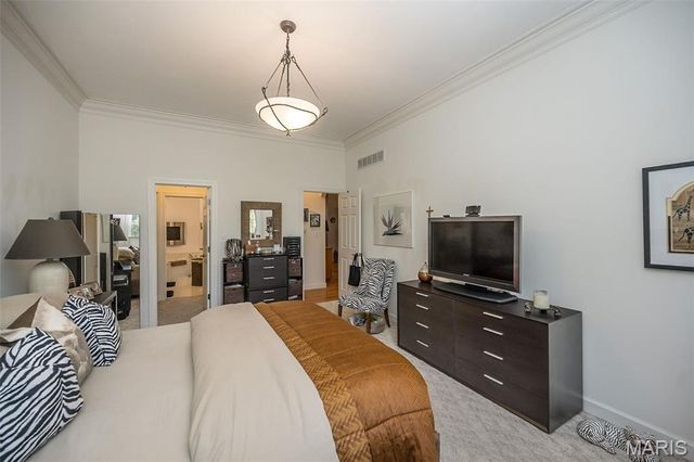 904 Chesterfield Villas Cir Circle, Chesterfield, MO 63017