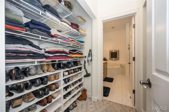 904 Chesterfield Villas Cir Circle, Chesterfield, MO 63017