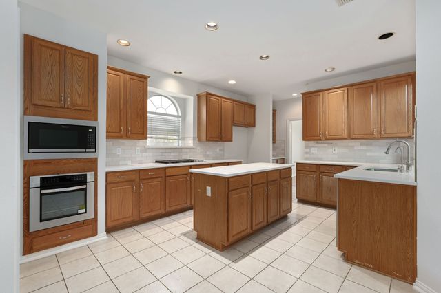 321 Andre Drive, Irving, TX 75063