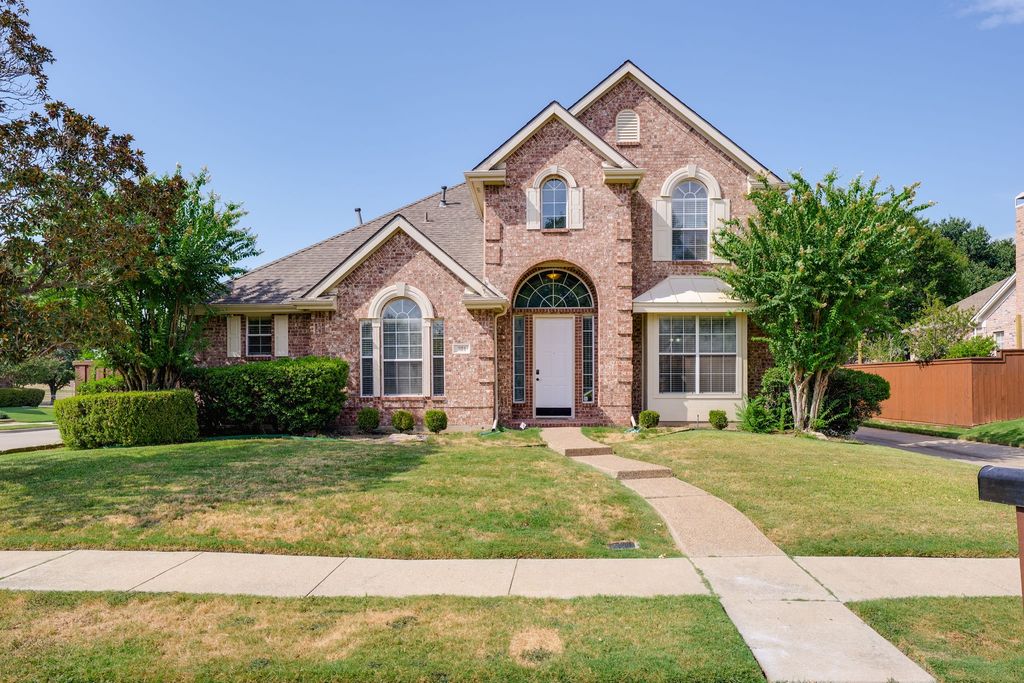 321 Andre Drive, Irving, TX 75063 — exterior