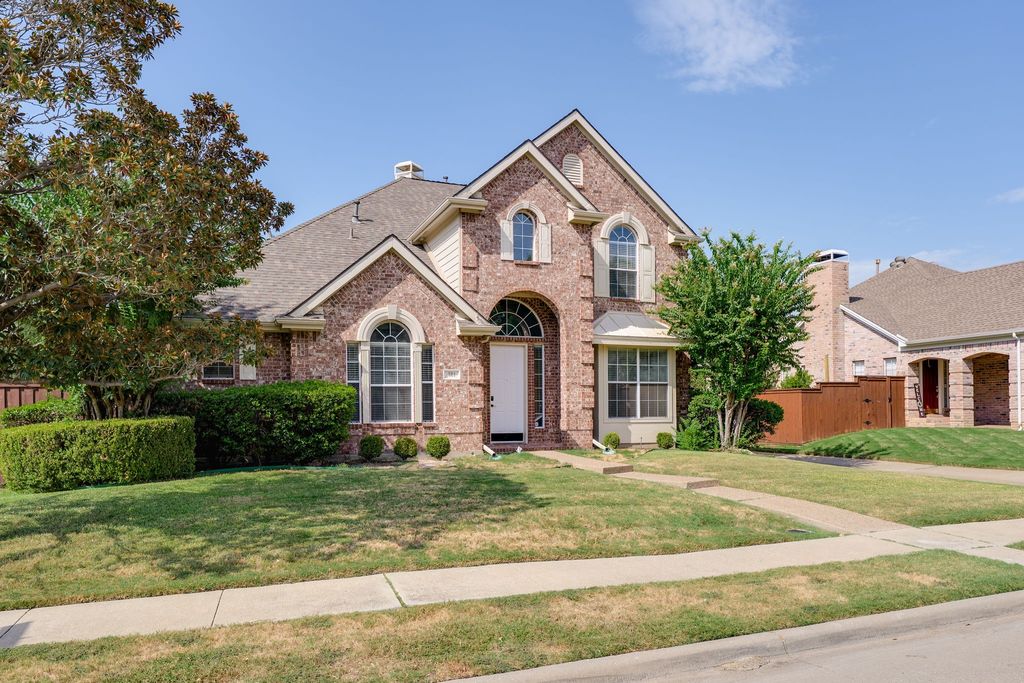 321 Andre Drive, Irving, TX 75063 — photo 2